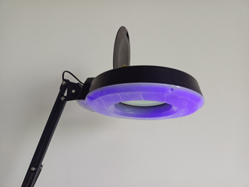 Magnifying lamp ESD uv
